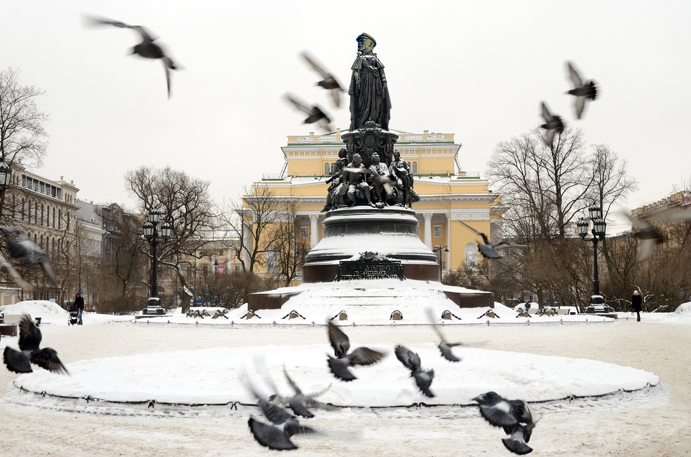 Площадь Островского, памятник Екатерине II