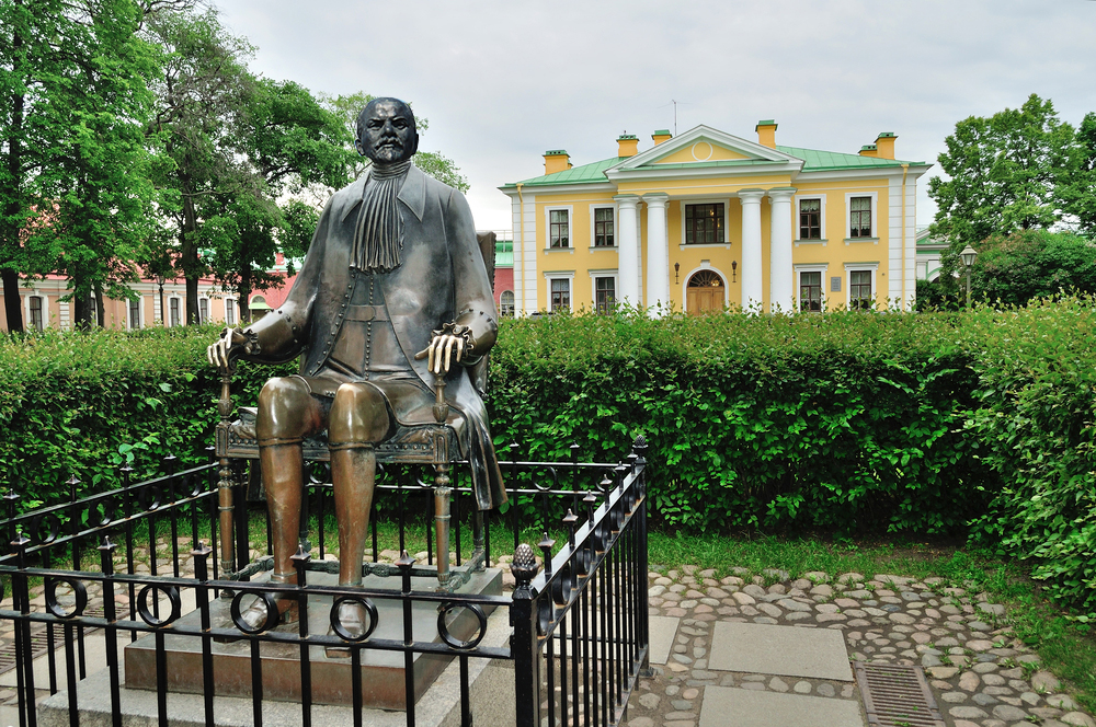 Петропавловская крепость, памятник Петру I