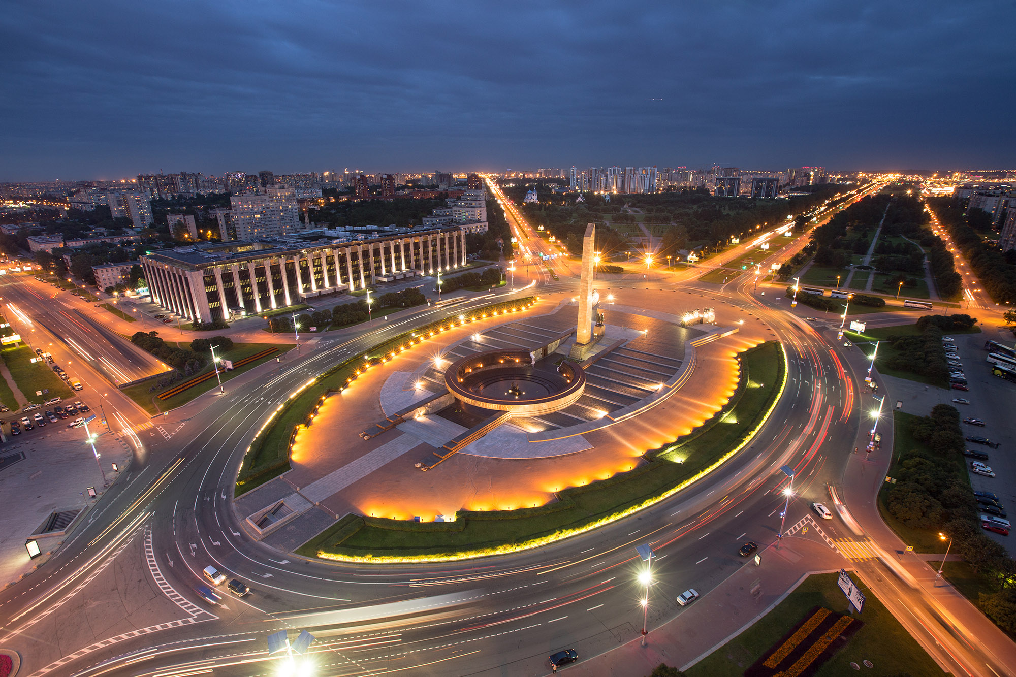 Лучший вид на площадь Победы: Московский проспект, 207. «Бумага»