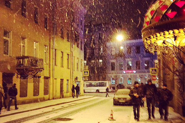 &#171;С неба выпало немного праздника&#187;: 15 снимков ночного снегопада из Instagram петербуржцев