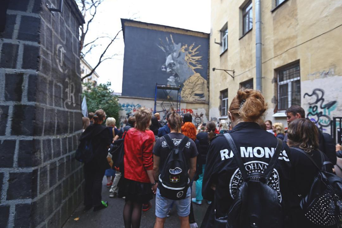 В Петербурге появилось граффити с портретом Михаила «Горшка» Горшенева