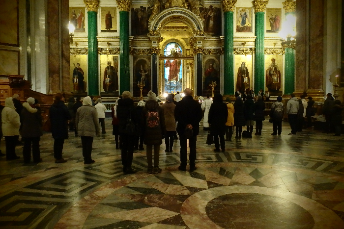 «Мы долго будем вспоминать всех, кто не долетел»: как в Петербурге прошла годовщина авиакатастрофы A321