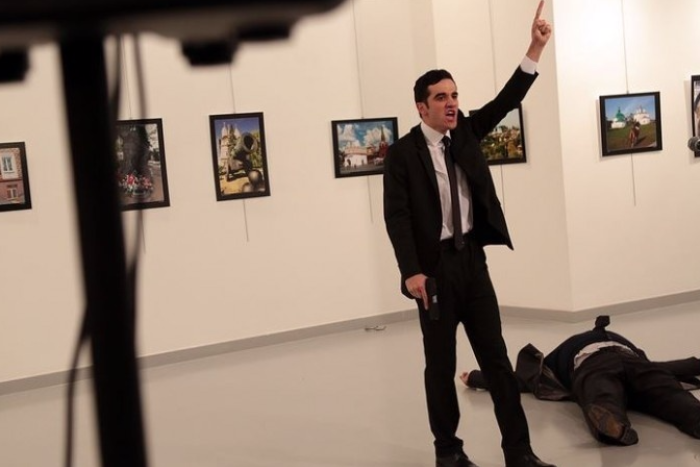 Главный приз World Press Photo получил снимок убийцы российского посла в Турции