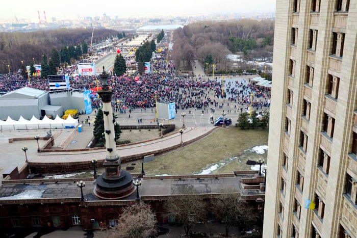 &#171;Медиазона&#187; рассказала о студенте МГУ, которого побили сотрудники ФСБ. Он вывесил флаг Украины во время праздника в честь присоединения Крыма