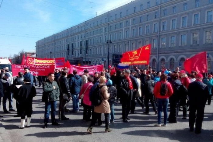 Первомайское шествие в Петербурге. Прямая трансляция