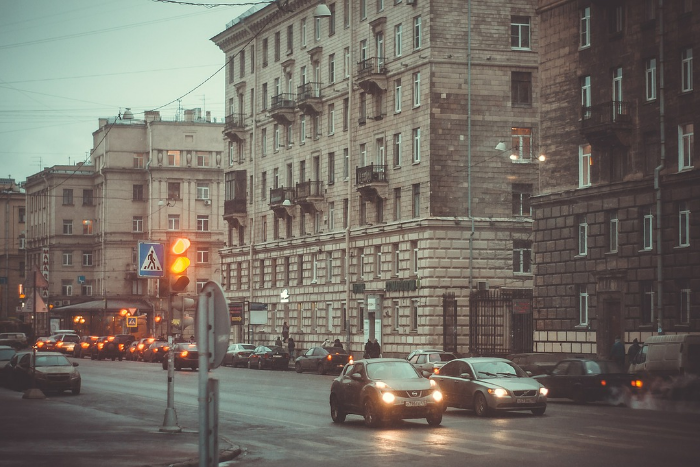 После хакерских атак в Петербурге и Ленобласти перестали выдавать права и номера на автомобили, сообщает 47news