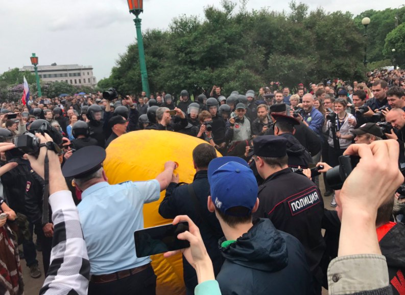 Депутата Закса Резника вызвали в полицию из-за протестной акции 12 июня