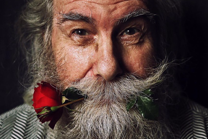 #ДедушкаБорисъ: петербургский фотограф создала фотопроект о борьбе ее 80-летнего дяди с раком