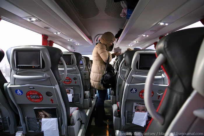 Lux Express продает билеты на прямые автобусы до Таллина, Хельсинки, Риги и обратно за 500 рублей