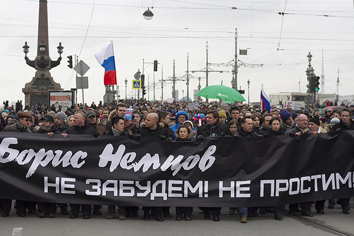 Смольный с третьего раза согласовал марш памяти Бориса Немцова