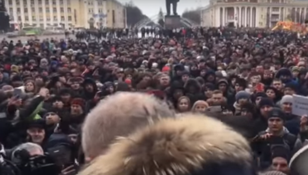 «Акция, направленная на дискредитацию власти». Так вице-губернатор Кузбасса назвал митинг в Кемерове, где собрались родственники погибших