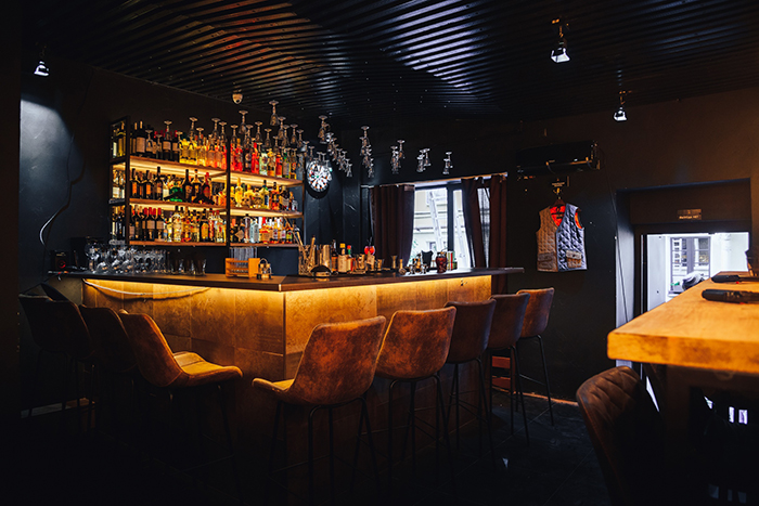 Бар для грустных, уличный маркет и кафе с сухими завтраками. Десять новых заведений июня и что о них говорят петербуржцы