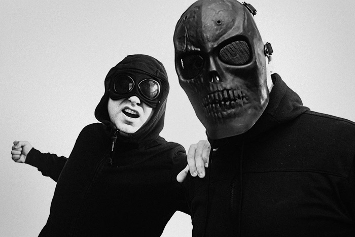 Как появилась группа «ПНЕВМОСЛОН» — новый проект Нейромонаха Феофана. Почему музыканты поют о «трусах с AliExpress», любят Купчино и конкурируют ли со Шнуровым