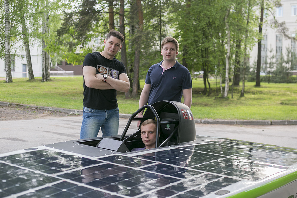 Петербургские студенты сделали первый в России автомобиль на солнечной энергии и собираются на гонки в Небраску. История проекта Polytech Solar