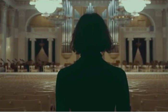 Петербургская филармония сняла клип-путешествие по залам под музыку Эрика Сати. Получилось очень красиво😍