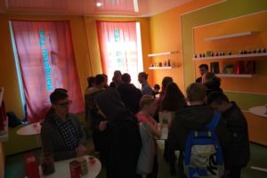 Что известно о чайном магазине Hangetsu Tea на Невском проспекте. На него массово жалуются из-за агрессивных промоутеров и продавцов, которые заставляют купить дорогой чай