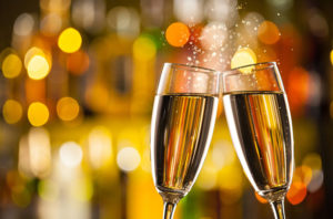 Может ли хорошее шампанское стоить 1000 рублей и с чем его лучше пить? Рассказывает винодел из Dom Pérignon