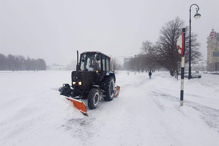 Что не так с уборкой снега в Петербурге? Пять главных причин, почему мы утонули в сугробах этой зимой