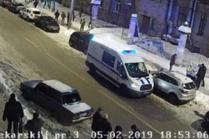 Петербургский студент погиб из-за ледяной глыбы, упавшей со здания его вуза. Что об этом известно и как реагируют университет и городские власти