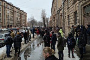В Петербурге седьмой день проходят массовые эвакуации. Главное