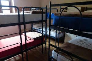 Много ли хостелов закроется из-за запрета размещения в жилых домах и правда ли в Петербург станет дороже приезжать?