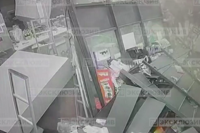 Телеканал «78» опубликовал видео обрушения пола в Spar. «Бумага»