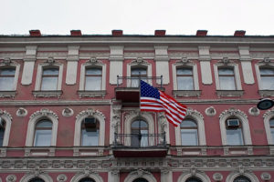 Россия и США договорились снизить стоимость виз с 303 до 160 долларов