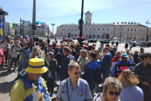 В Петербурге прошла акция в поддержку Голунова и против сфабрикованных дел. Онлайн