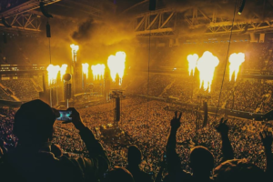 «Оглох, охрип, счастлив»: как на «Газпром Арене» прошел концерт Rammstein с 60 тысячами зрителей и что о нем говорят петербуржцы