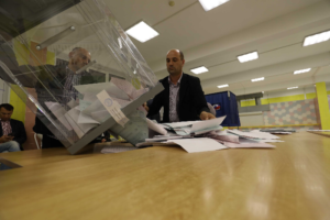 Почему на выборах в Петербурге такая низкая явка и как голосовали в прошлые годы? Рассказывает политолог