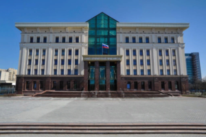 В Петербурге анонимными письмами «заминировали» суды, две станции метро и более 40 торговых центров. И пригрозили атаковать Кремль «дронами-комикадзе»