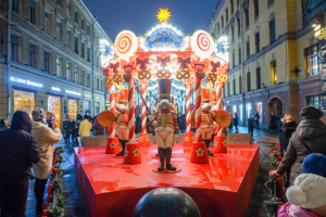 Как создавали новогоднюю ярмарку на Манежной площади и почему там так много скульптур мышей? Рассказывает сооснователь ивент-агентства