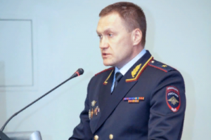 Петербургская полиция пока не знает, как бороться с лжеминированиями судов и школ, сообщил глава регионального МВД