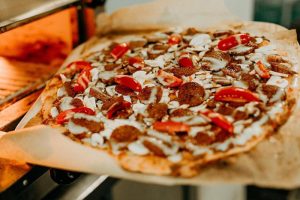 Одиннадцать новых заведений января и как их оценивают петербуржцы. Бистро с китайскими пельменями, ресторан с сотней видов пасты и веганская пиццерия