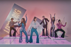 Little Big запустили флешмоб к песне для Евровидения. Теперь под Uno танцуют на атомной станции и под водой с дельфинами