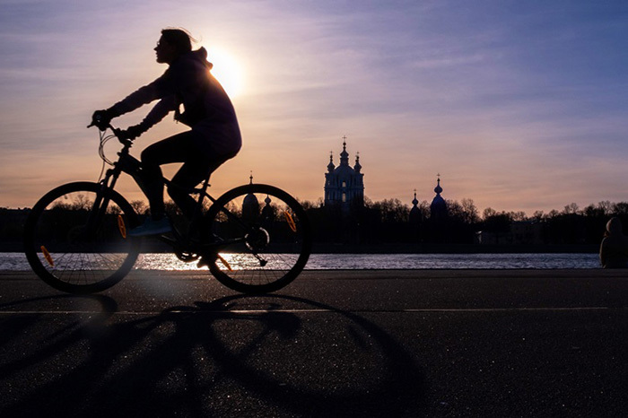 В Петербурге действуют сразу четыре «антикоронавирусные» статьи. Кого и как по ним штрафуют — отвечает юрист «Агоры»