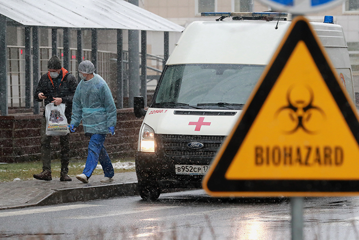 Карантин в Боткинской больнице — в фото, видео и рассказах пациентов с подозрением на коронавирус. Проследите путь от госпитализации до выписки