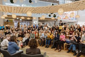 В Петербурге 6 лет проходят бесплатные лекции с завтраками CreativeMornings. Как в городе появился проект из Нью-Йорка и что с ним происходит во время пандемии