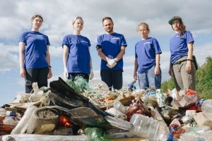 Greenpeace обнаружил более 200 кг мусора у побережья Нижне-Свирского заповедника в Ленобласти