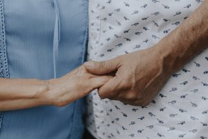 Как поддержать пожилых людей — своих близких и подопечных фондов? Что для них важно на самом деле? Инструкция