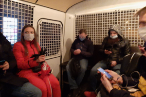 Более десяти человек задержаны у консульства Беларуси в Петербурге за участие в несогласованном мероприятии