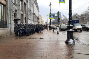 Как в Петербурге готовятся ко второму несогласованному митингу: огражденный центр, сотни сотрудников полиции и аресты активистов