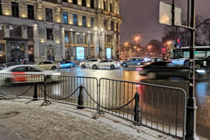Как выглядят Дворцовая площадь, Невский проспект и Гостиный двор накануне протестного шествия — 22 фотографии