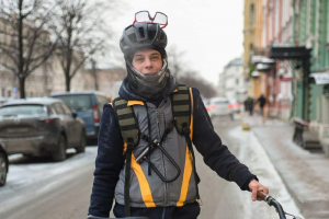 В Петербурге прошла акция «На работу на велосипеде» в –14 градусов. Вот фотографии замерзших, но довольных участников ❄️🚴