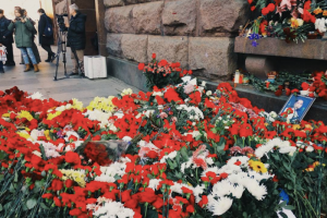 За четыре года власти и метрополитен выплатили жертвам теракта в Петербурге 130 млн рублей. Некоторым до сих пор нужно лечение — им помогают правозащитники