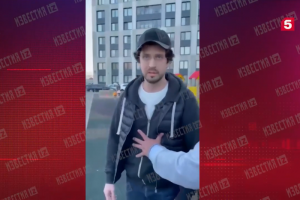 В Петербурге мужчина несколько раз ударил блогеров из TikTok, которые снимали ролик в образах дрэг-квин у детской площадки