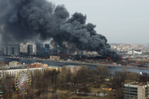 Суд обязал владельцев отреставрировать сгоревшее здание «Невской мануфактуры»