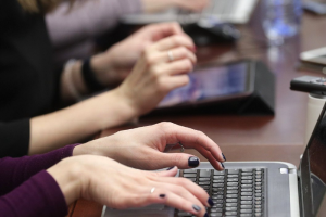 В России протестировали изоляцию Рунета от всемирной сети в случае угрозы. Учения признаны предварительно успешными, пишет «РБК»