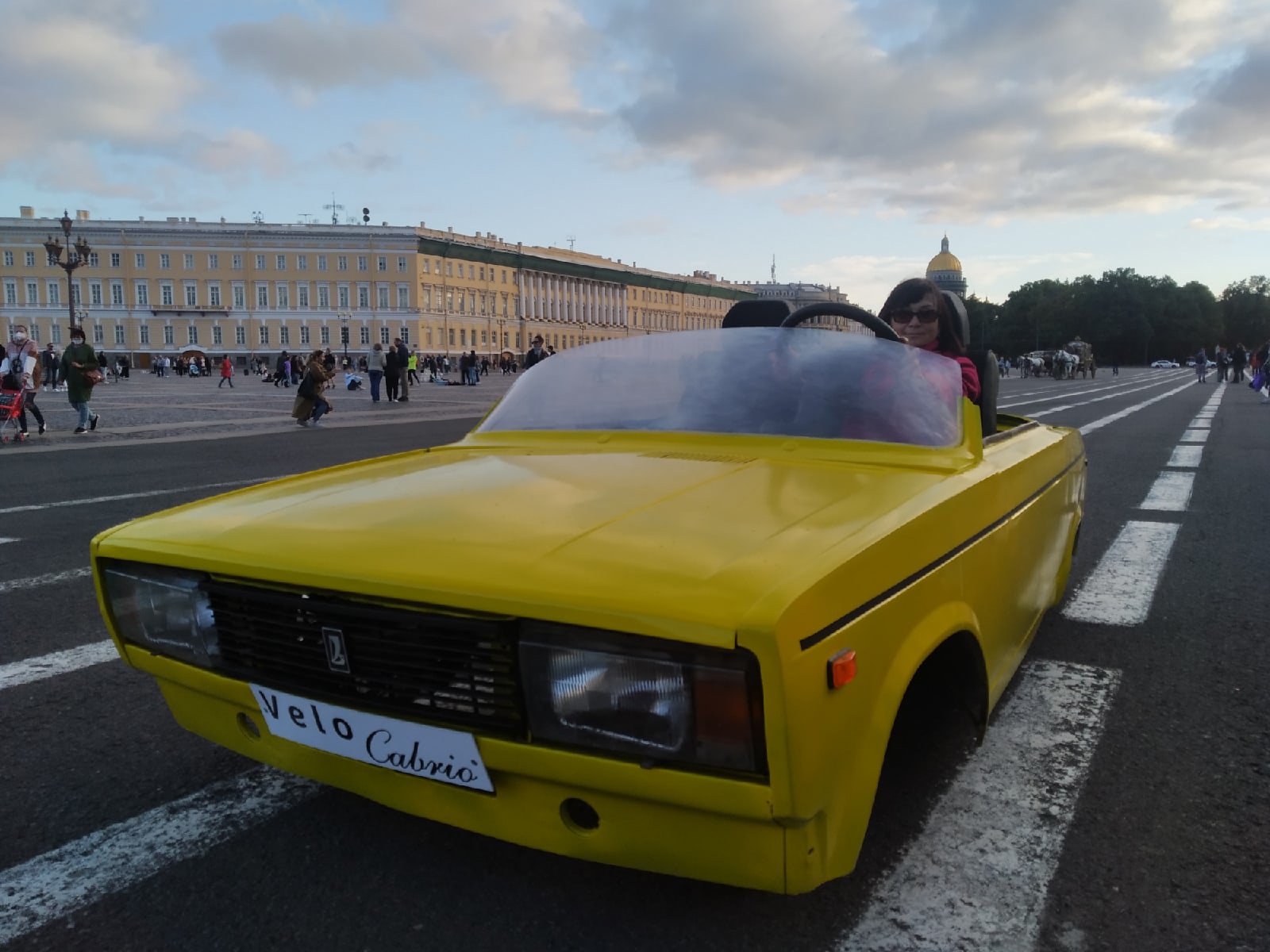 Автор велосипеда-блендера построил велокабриолет. «Бумага»