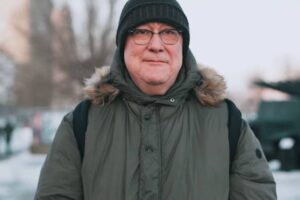 Фотограф встретил священника из Петербурга и попросил дать совет молодежи. Видео набрало 7 млн просмотров в TikTok